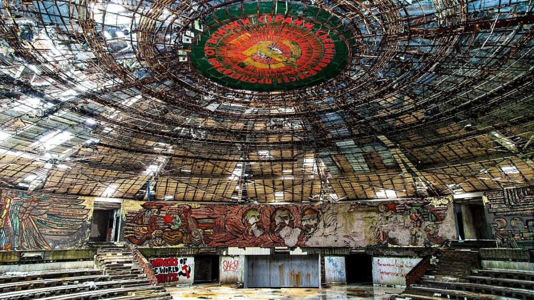 Bulgarian Communist monument that attracts 50,000 urban explorers a year eyed as tourism attraction