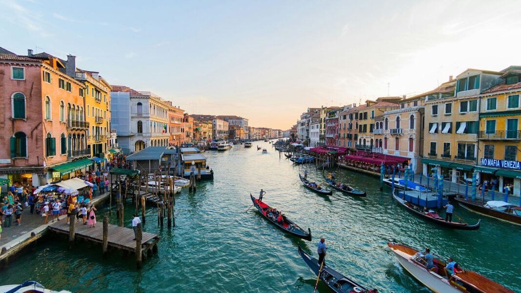 Venice brings back daytripper fee for 2025, doubling cost for last-minute bookings