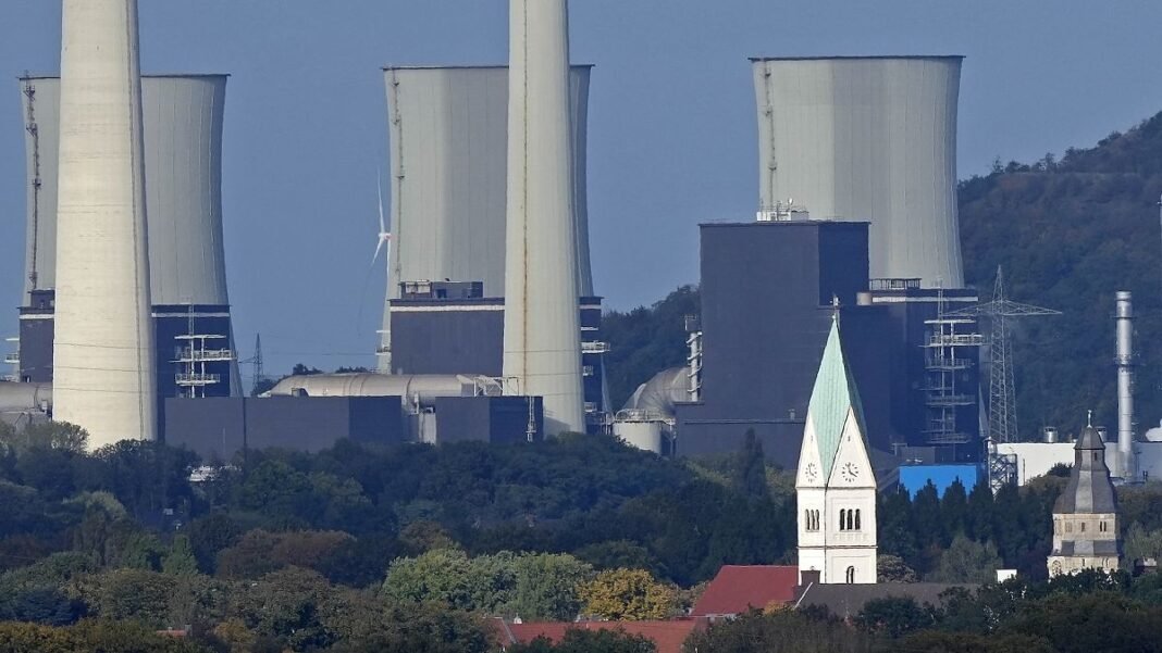 Germany business morale worsens further: Is industrial competitiveness at risk?