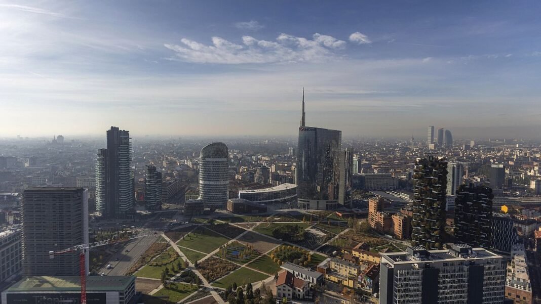 UniCredit makes surprise offer for Italian rival Banco BPM