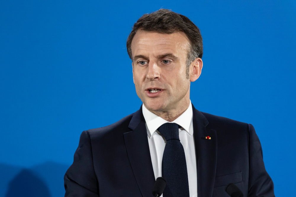 Macron scrambles to find new PM amidst chaos in France