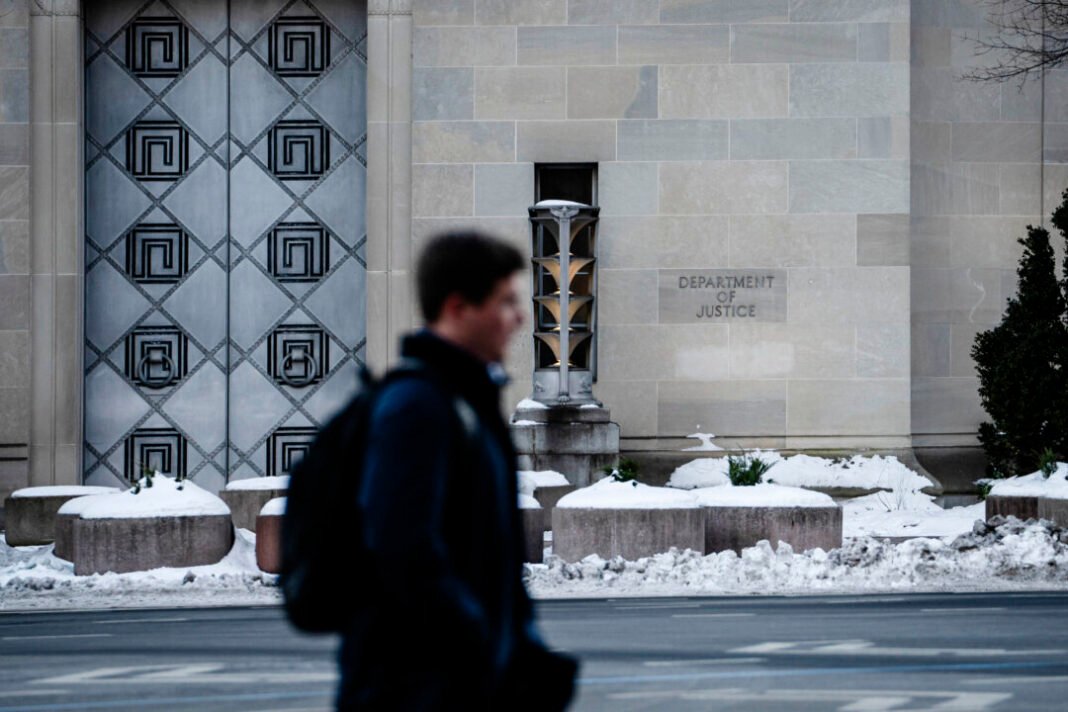 Federal Agencies Made Over $161 Billion in Improper Payments Last Year: Watchdog
