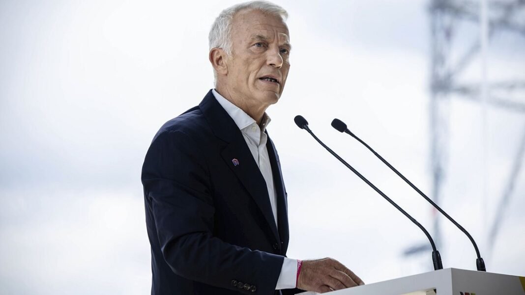 French budget talks: pension reform must remain, says business boss