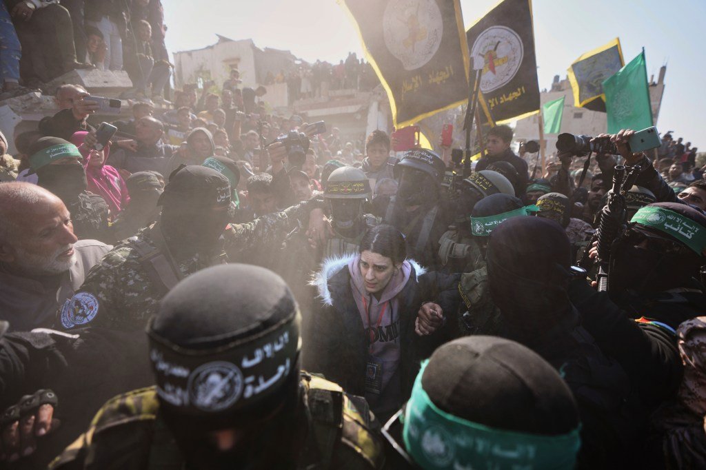 Hamas frees 8 more hostages. Israel begins Palestinian prisoners releasing after delay