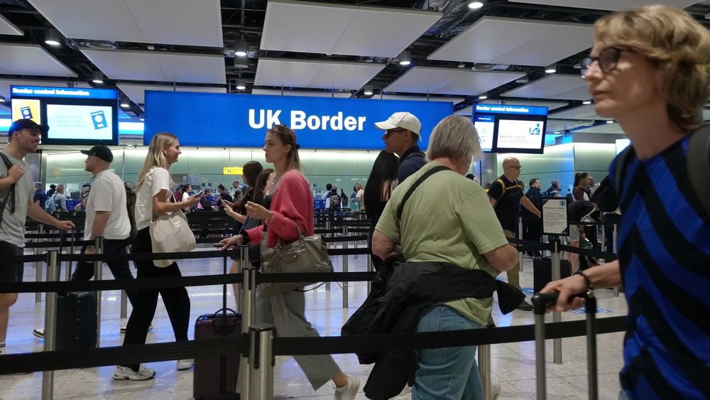 Transit passengers no longer need ETA permit at Heathrow Airport