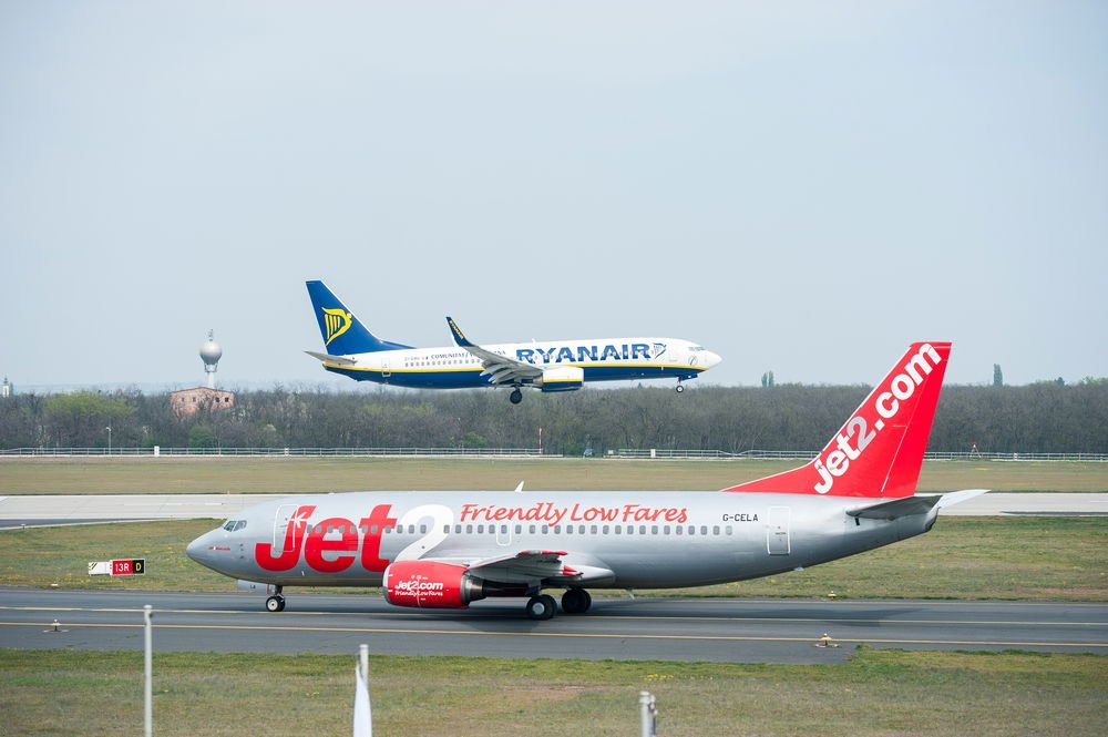 Jet2 and Ryanair sound the alarm: Storm Éowyn’s 90mph blasts set to disrupt UK flights