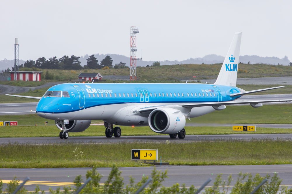 Did punctured tyre cause KLM flight emergency?