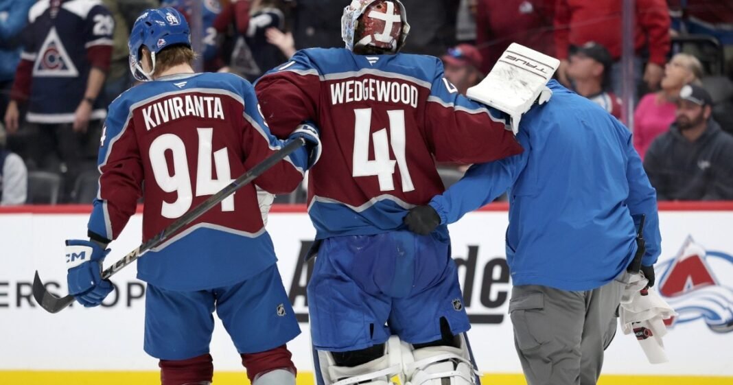 Scott Wedgewood Left Avalanche vs. Buffalo Match With Right Leg Injury