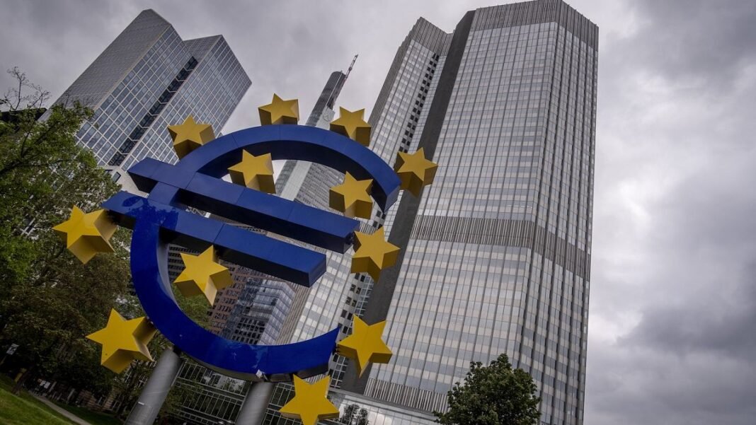 ECB flags trade tariffs, competitiveness gap as risks for growth