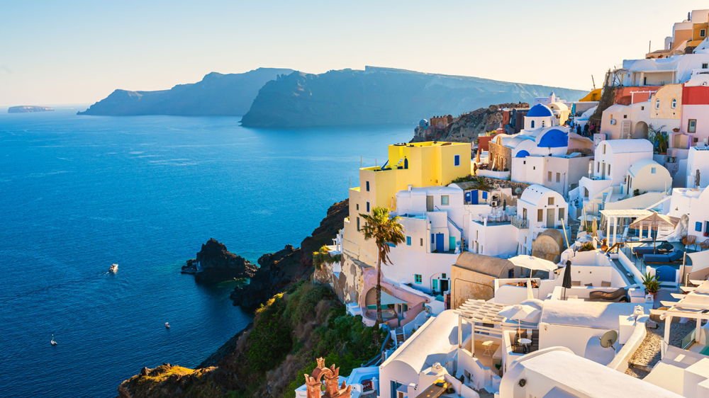 Santorini left ‘half empty’ as 11,000 flee earthquakes in Greek holiday hotspot