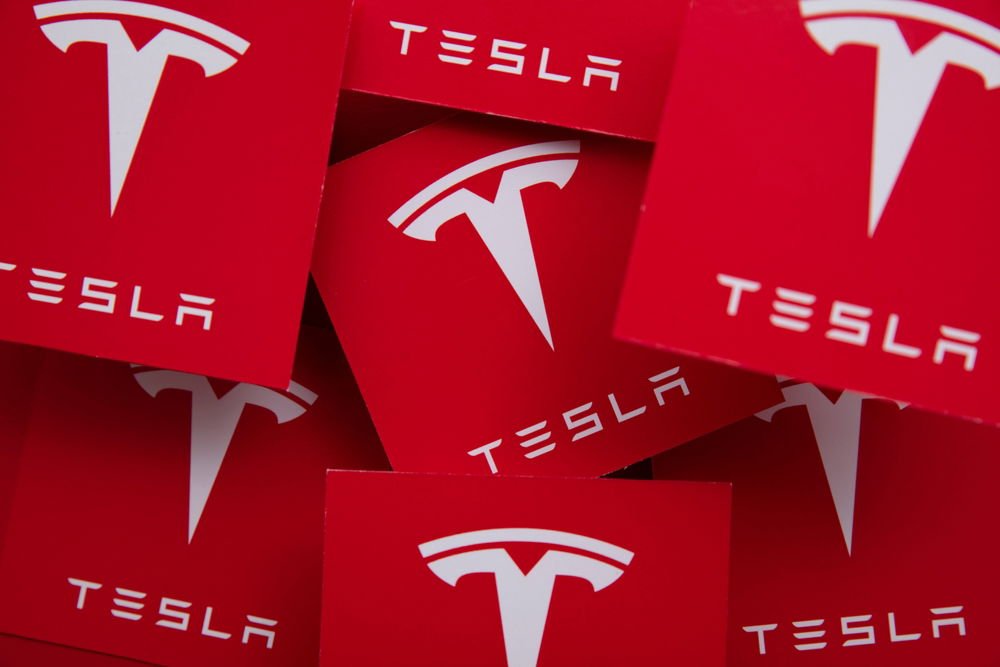 Elon Musk urged to step down as Tesla CEO