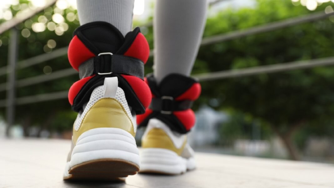 Walking with ankle weights is beneficial: 5 reasons to wear them