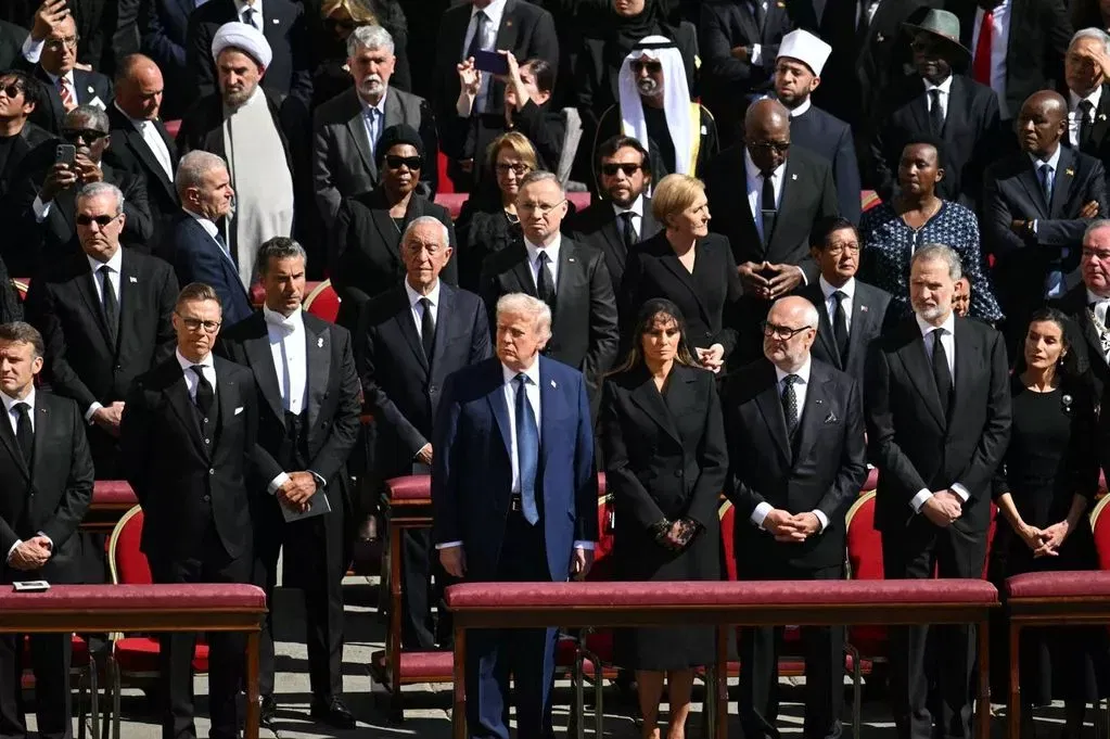 Trump criticised for breaking strict Vatican dress code