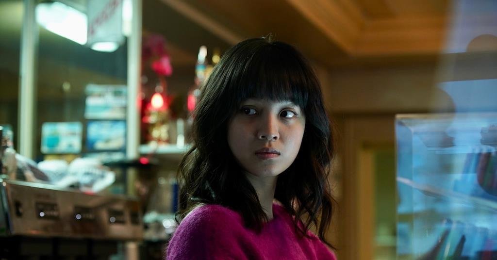 ‘No One Will Know’ review: A Parisian bar plays host to a looping crime thriller