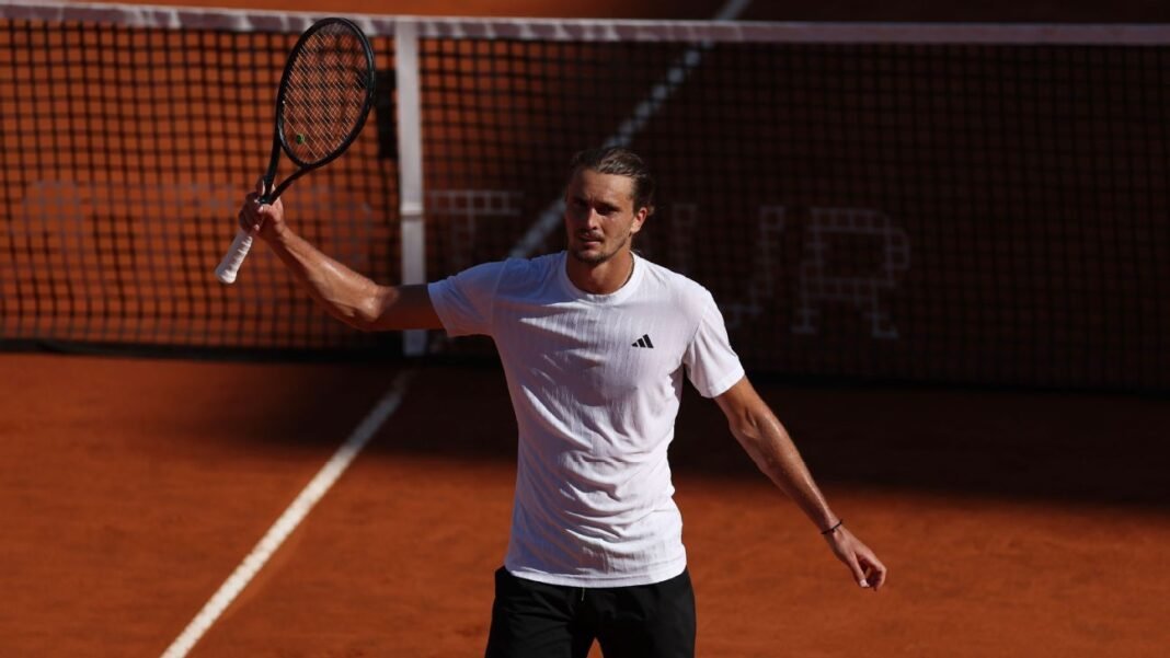 Alexander Zverev, Aryna Sabalenka advance at Italian Open