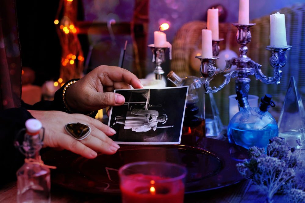 US DoJ and CIA confirm psychics help police solve crimes