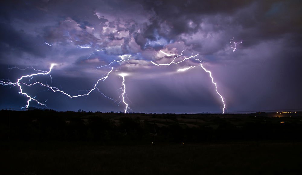 Spanish plume set to unleash ‘rain bomb’ – Britain braces for May meltdown