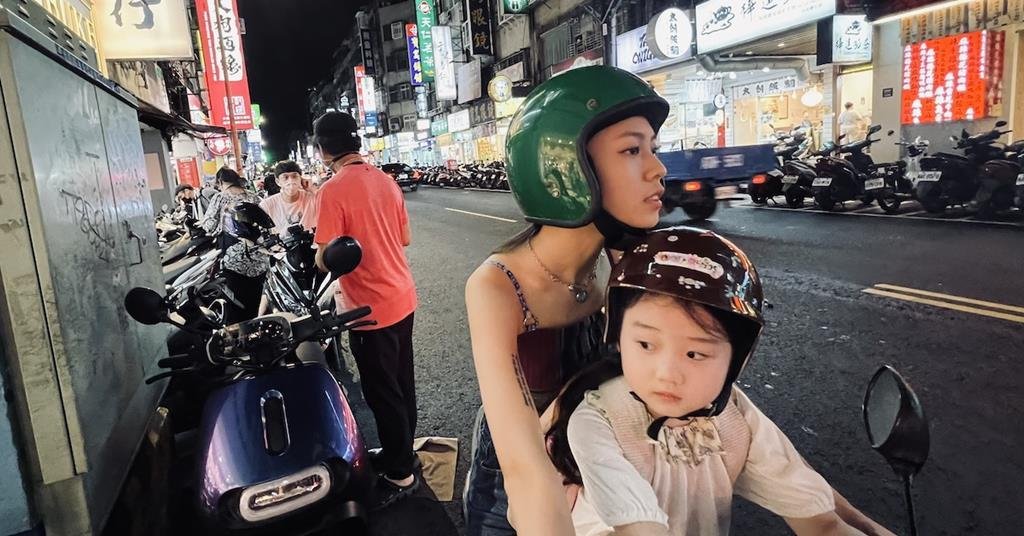 ‘Left-Handed Girl’ review:  Sean Baker-backed family drama is set on the bustling streets of Taipei