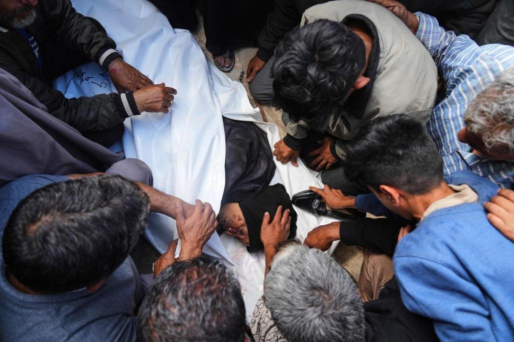 Gaza officials say Israeli forces killed 27 heading to aid site. Israel says it fired near suspects