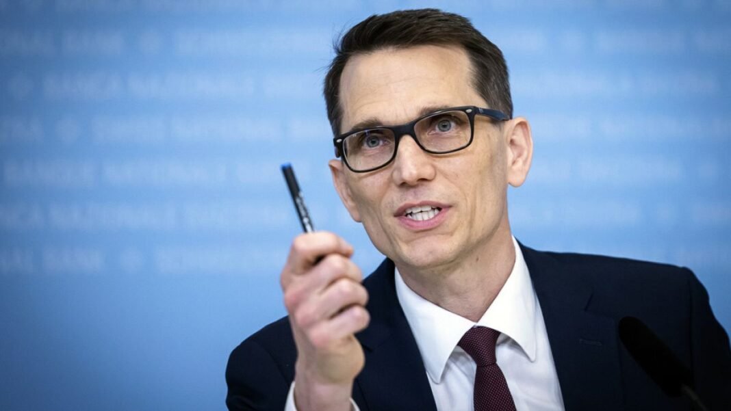 Swiss central bank cuts interest rate to zero to fight deflation