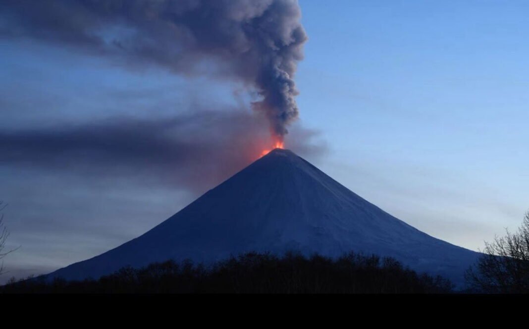 Earthquake Sparks Eruption at Russia’s Klyuchevskoy Volcano