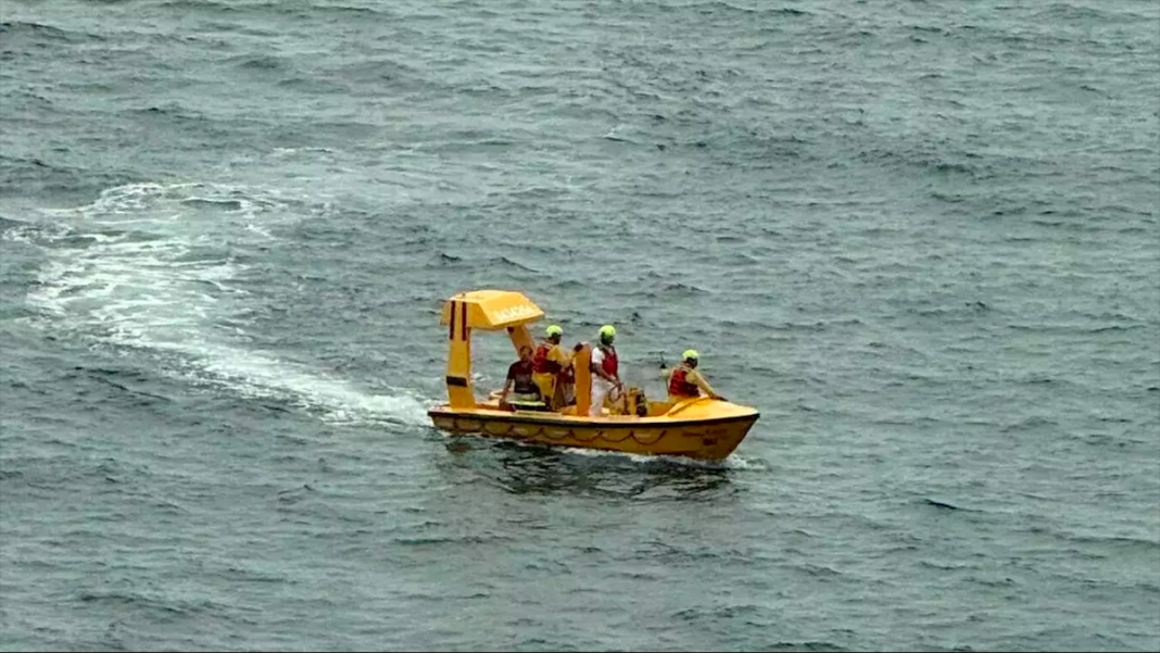 Dad saves daughter after fall from cruise ship