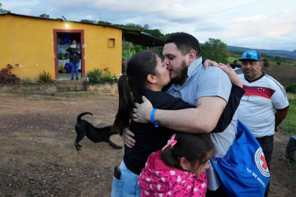 Venezuela’s returning migrants allege abuses in El Salvador’s ‘hell’ prison where US sent them