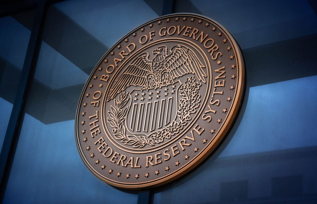 US Federal Reserve Board Governor resigns openning spot for Trump appointee